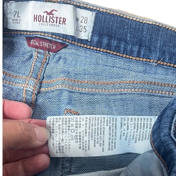 Hollister denim shorts, Jean shorts 6" inseam, Size 7 / 28 distressed, - Picture 5 of 5